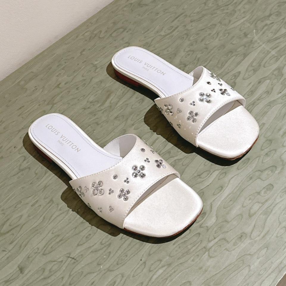 LV WOMEN FLAT MULE IN WHITE SATIN WITH RHINESTONE、mysite、Cacoeks