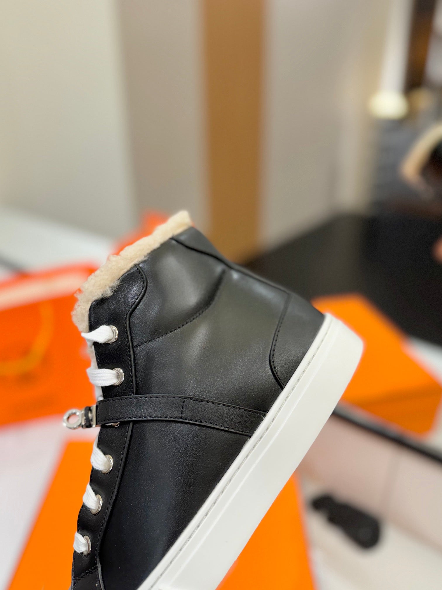 CHEALSEA BOOTS IN BLACK LAMBSKIN AND FLEECE LINING、mysite、Cacoeks