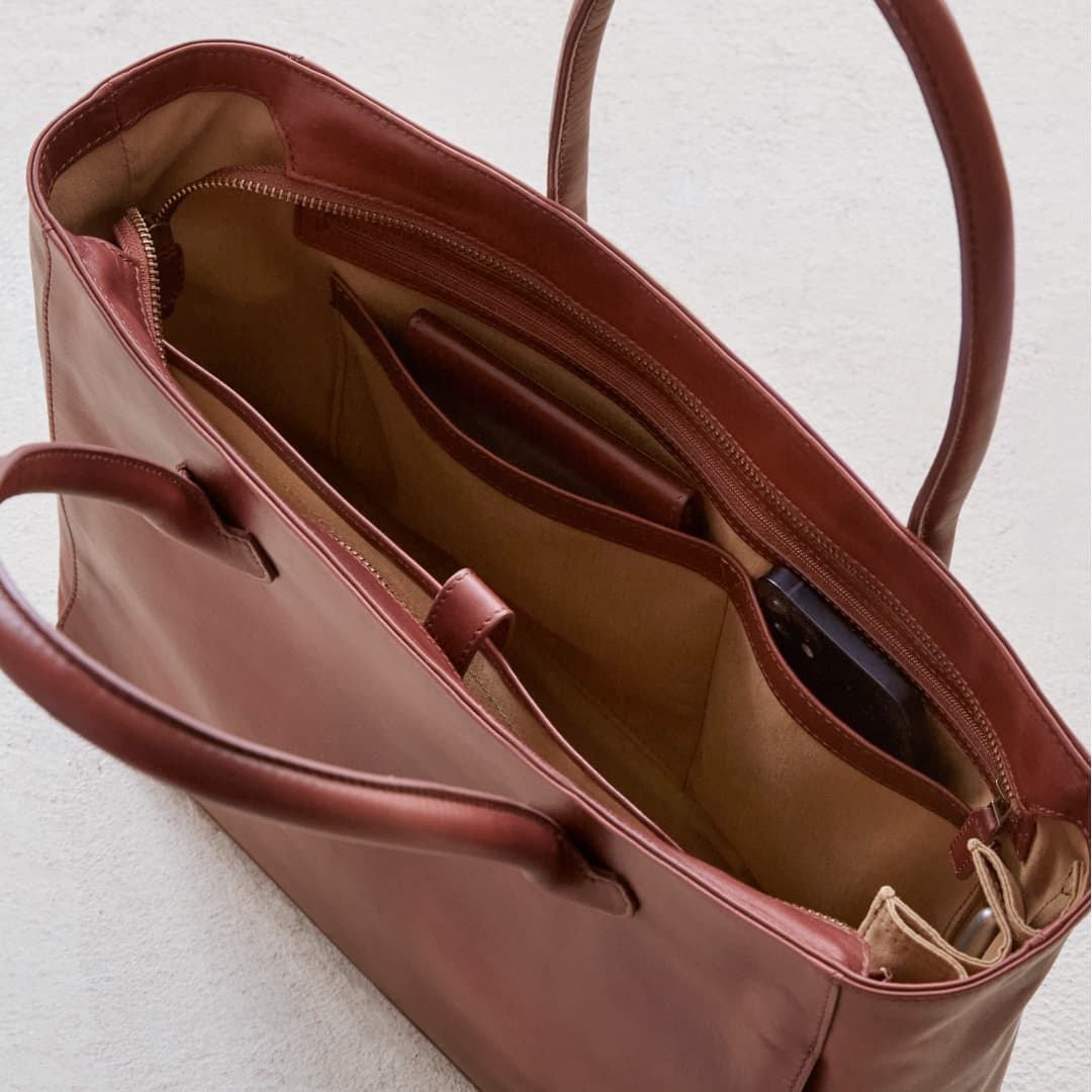 Image of small pocket inside Antique Box Tote