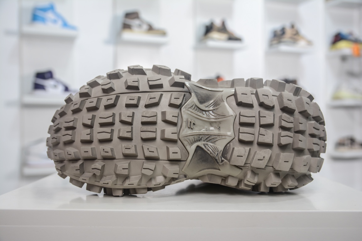 Balenciaga Defender in Beige、mysite、Cacoeks