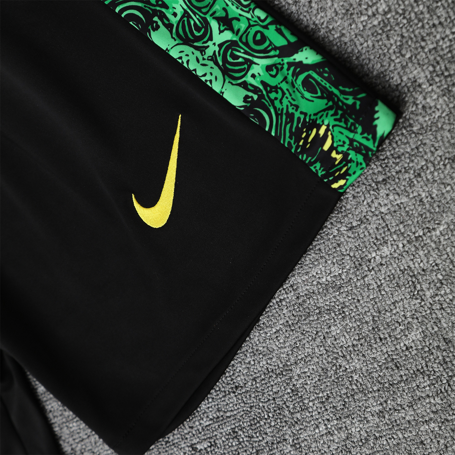 UltraTrikot-Brazil 25-26 Green Jesus Statue Vest Training Set - Green Vest & Black Shorts