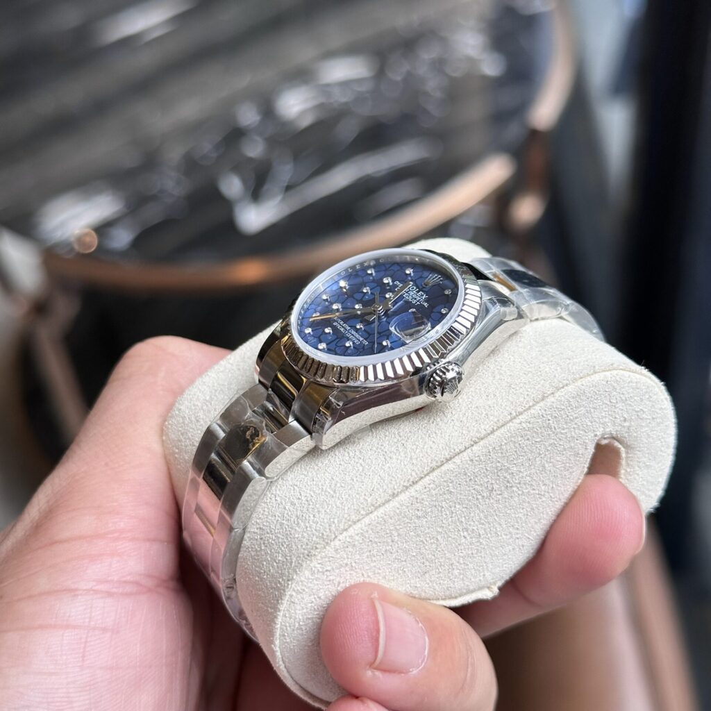 Đồng Hồ Rolex Nữ DateJust Replica Mặt Số Cây Lá Màu Xanh Dương 31mm (2)