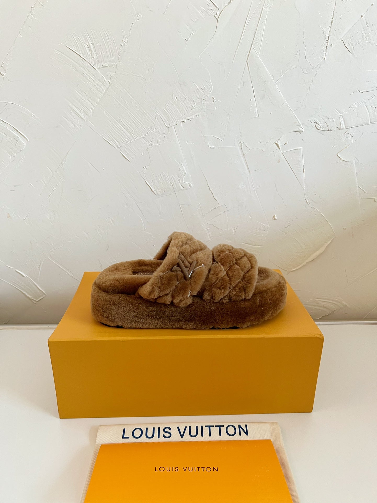 LV SUNSET PLATFORM COMFORT MULE IN CHOCOLATE BROWN SHEARLING、mysite、Cacoeks