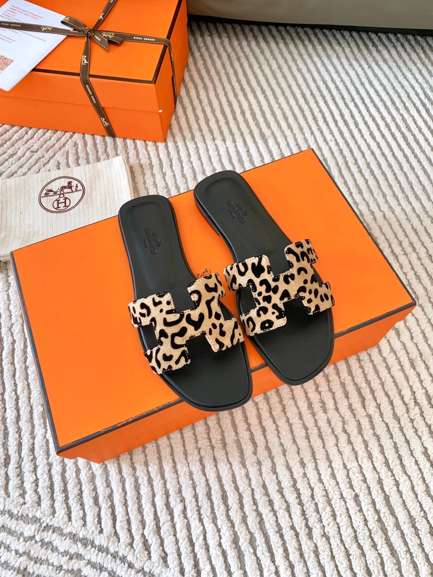 0RAN SANDAL IN CAMEL BROWN MIX BLACK SUEDE、mysite、Cacoeks