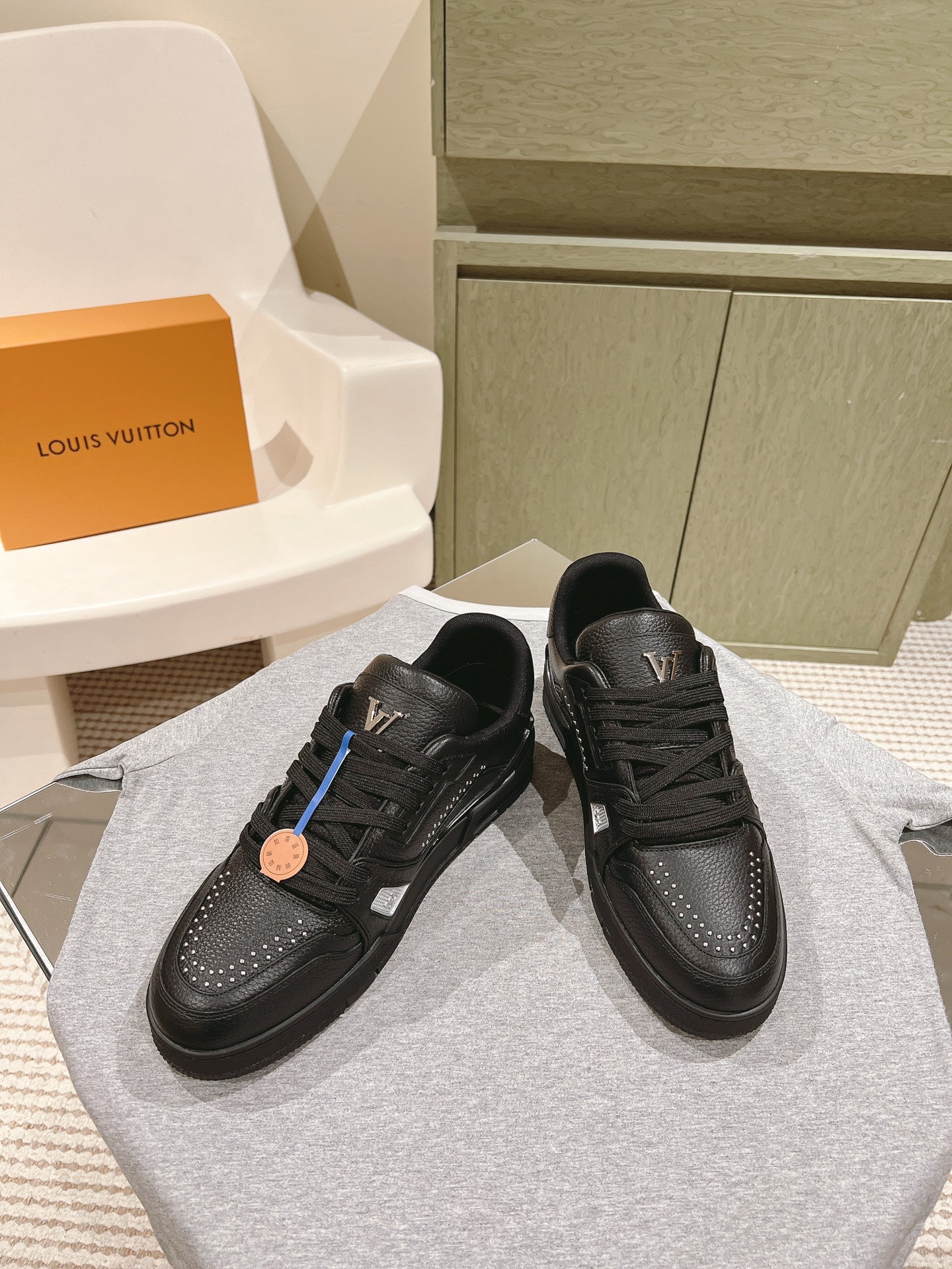 LV TRAINER SNEAKER IN BLACK CALFSKIN、mysite、Cacoeks