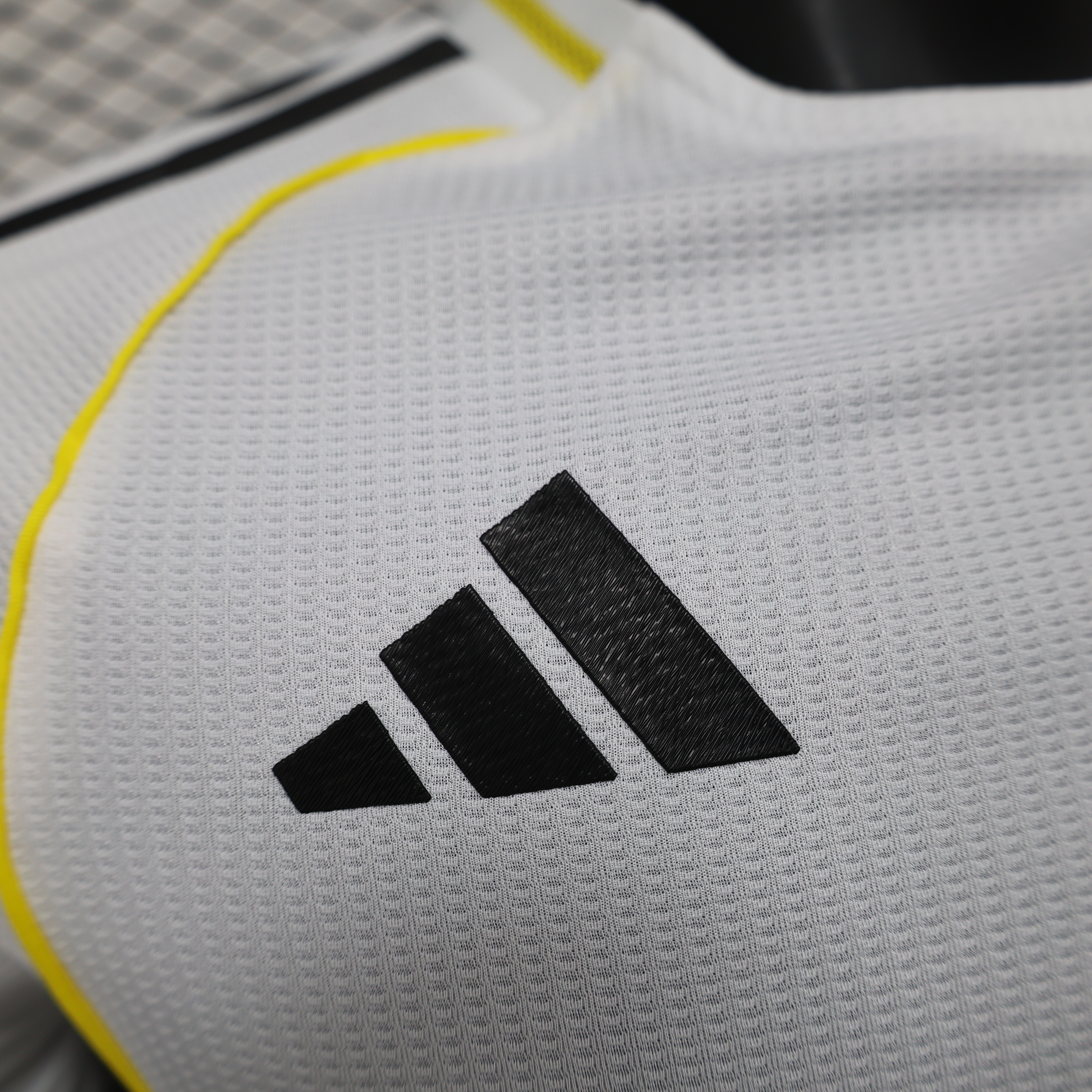 2025/2026 Player Version Real Madrid Home Football Shirt1:1 Thai Quality:football jersey mysite: unitedjerseyfootball 邓江浪:football