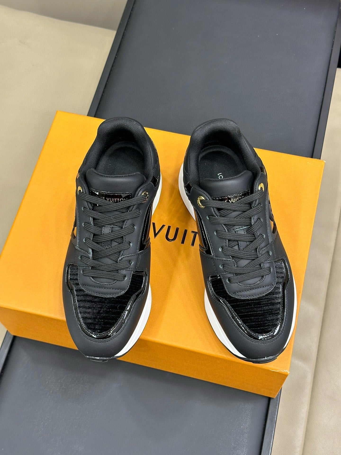 LV NEO RUN AWAY SNEAKER IN BLACK CALFSKIN、mysite、Cacoeks