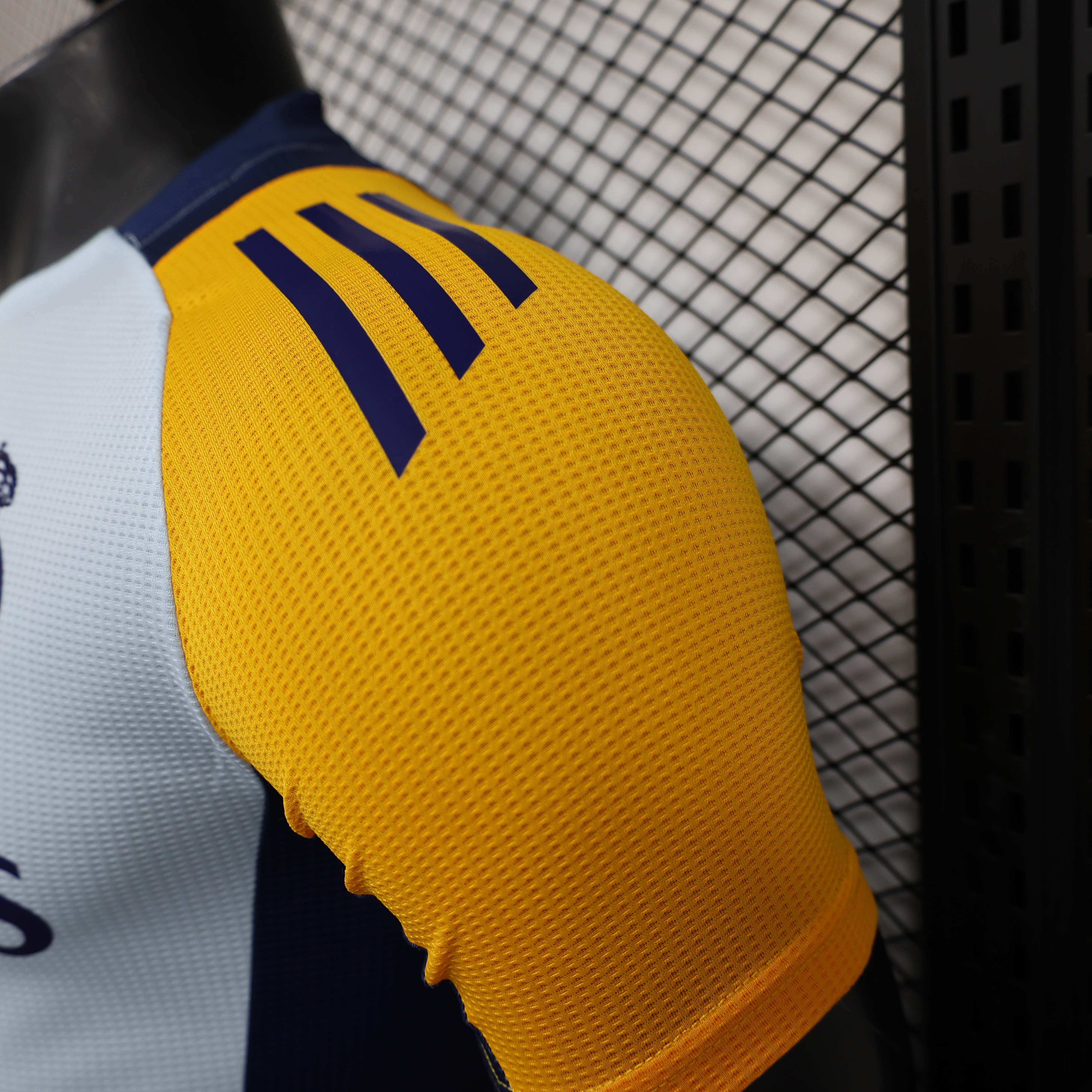 2024/2025 Player Version Real Madrid Training Wear Football Shirt 1:1 Thai Quality:football jersey mysite: unitedjerseyfootball 邓江浪:football