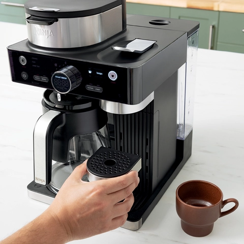 Adjustable espresso cup tray