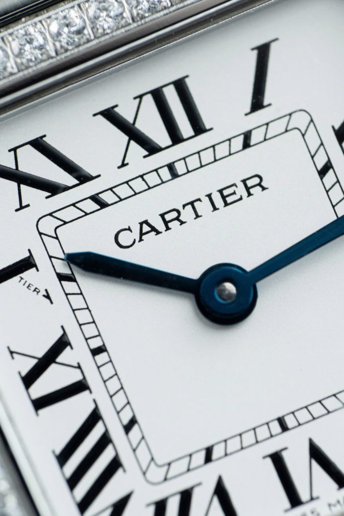 Đồng Hồ Cartier Panthere W2PN0007 Replica 11 Mặt Trắng Vành Đính Đá 27x37mm (2)