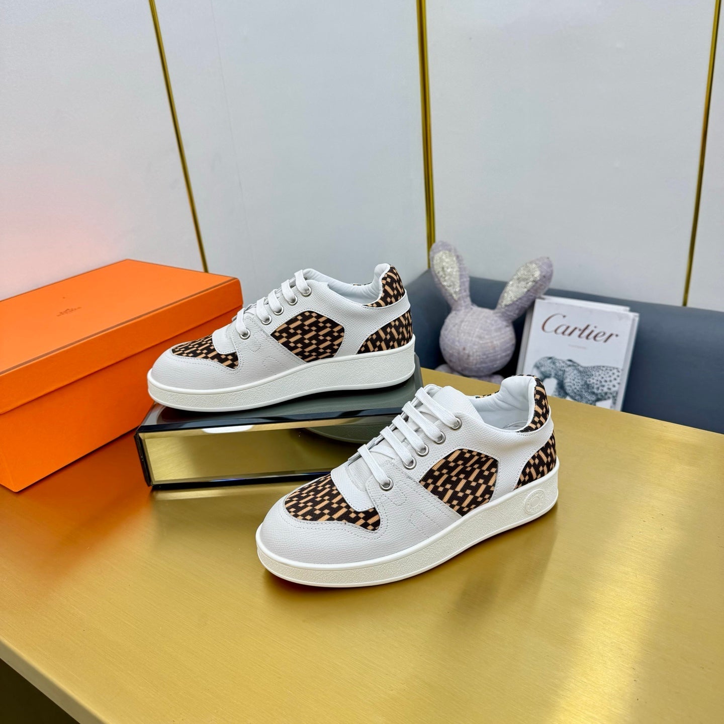 FREE SNEAKER IN WHITE CALFSKIN AND "H EN BIAIS" BROWN CANVAS、mysite、Cacoeks