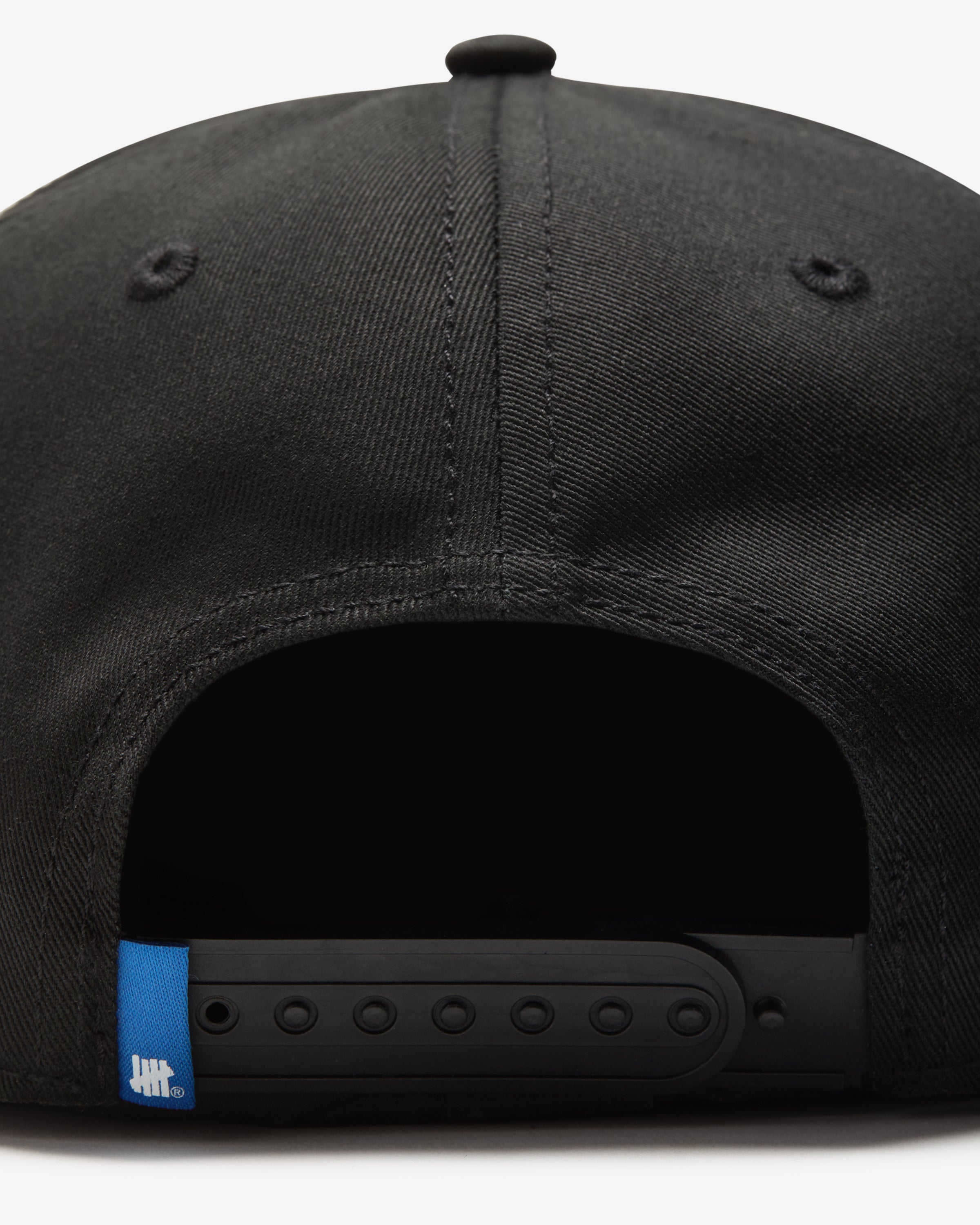 UNDEFEATED ARCH SNAPBACK