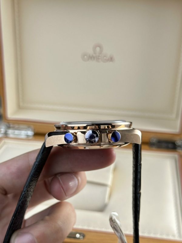 Đồng Hồ Omega SpeedMaster MoonWatch Chế Tác Mặt Đen Nhà Máy RM 44mm (2)