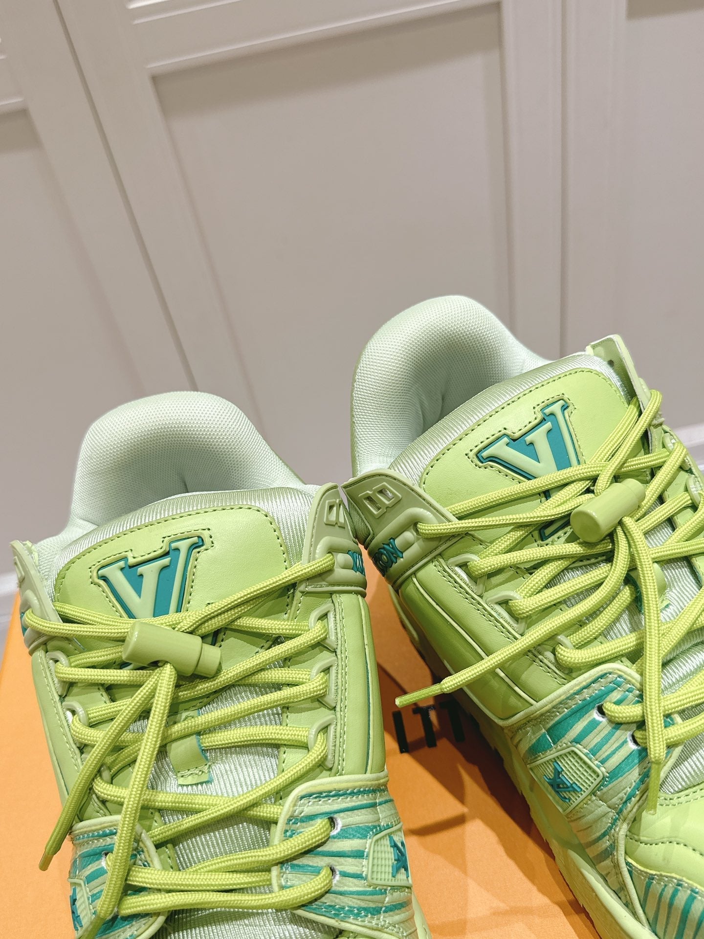 LV TRAINER MAXI LV X PARK SEO-BO IN PEAR GREEN CALFSKIN、mysite、Cacoeks