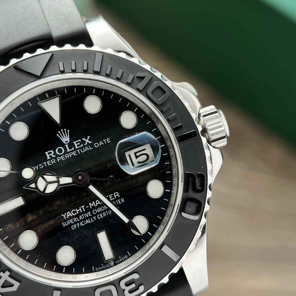 Đồng Hồ Rolex Yacht-Master Super Fake 11 Độ Mặt Vân Chải Xước 40mm