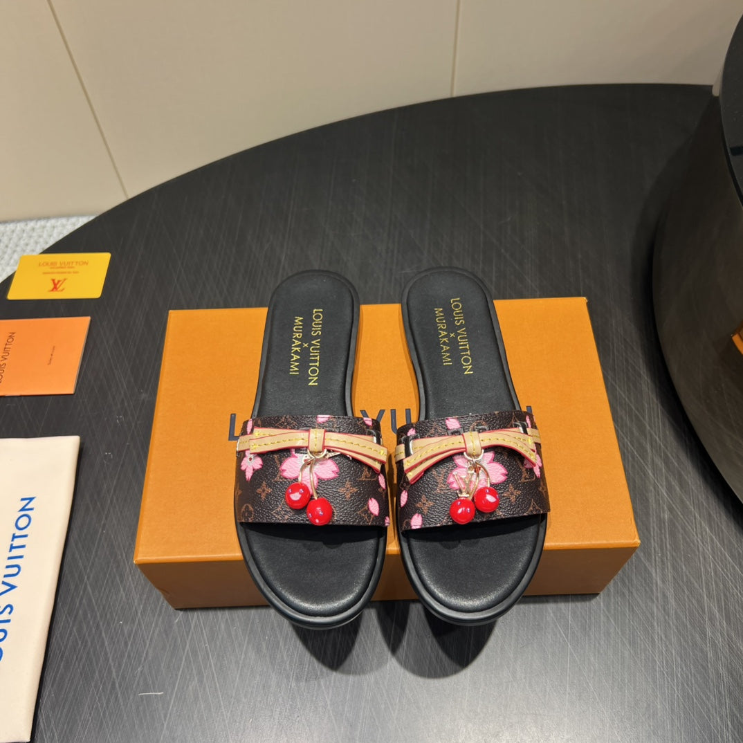 LV SLIDE SANDALS 25S IN DARK BROWN AND BLACK CALFSKIN WITH CHERRY BLOSSOM BUCKLE、mysite、Cacoeks