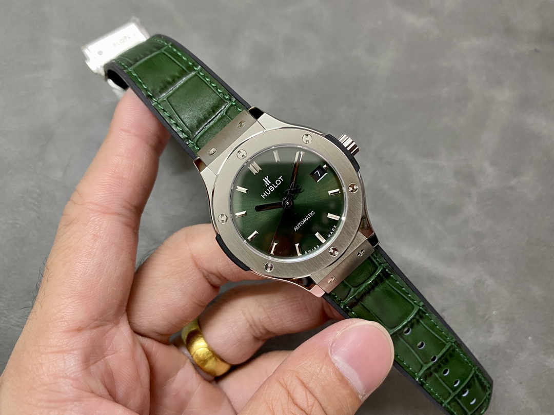 511.NX.8970.LR Hublot Classic Fusion Automatic Green-fasswatch