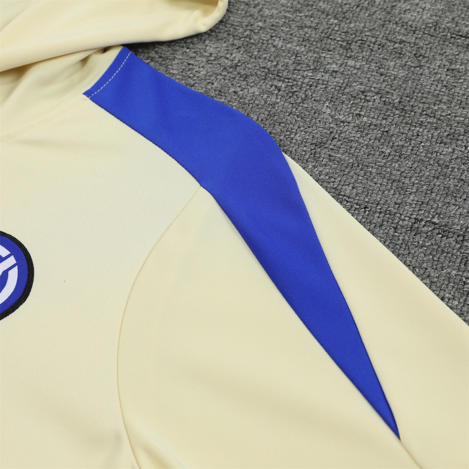ManixJersey.com | Inter Milan 24-25 Training Hoodie Set - Yellow Hoodie and Blue - Gray Pants -Customize Name, Number and Patch | Worldwide Shipping