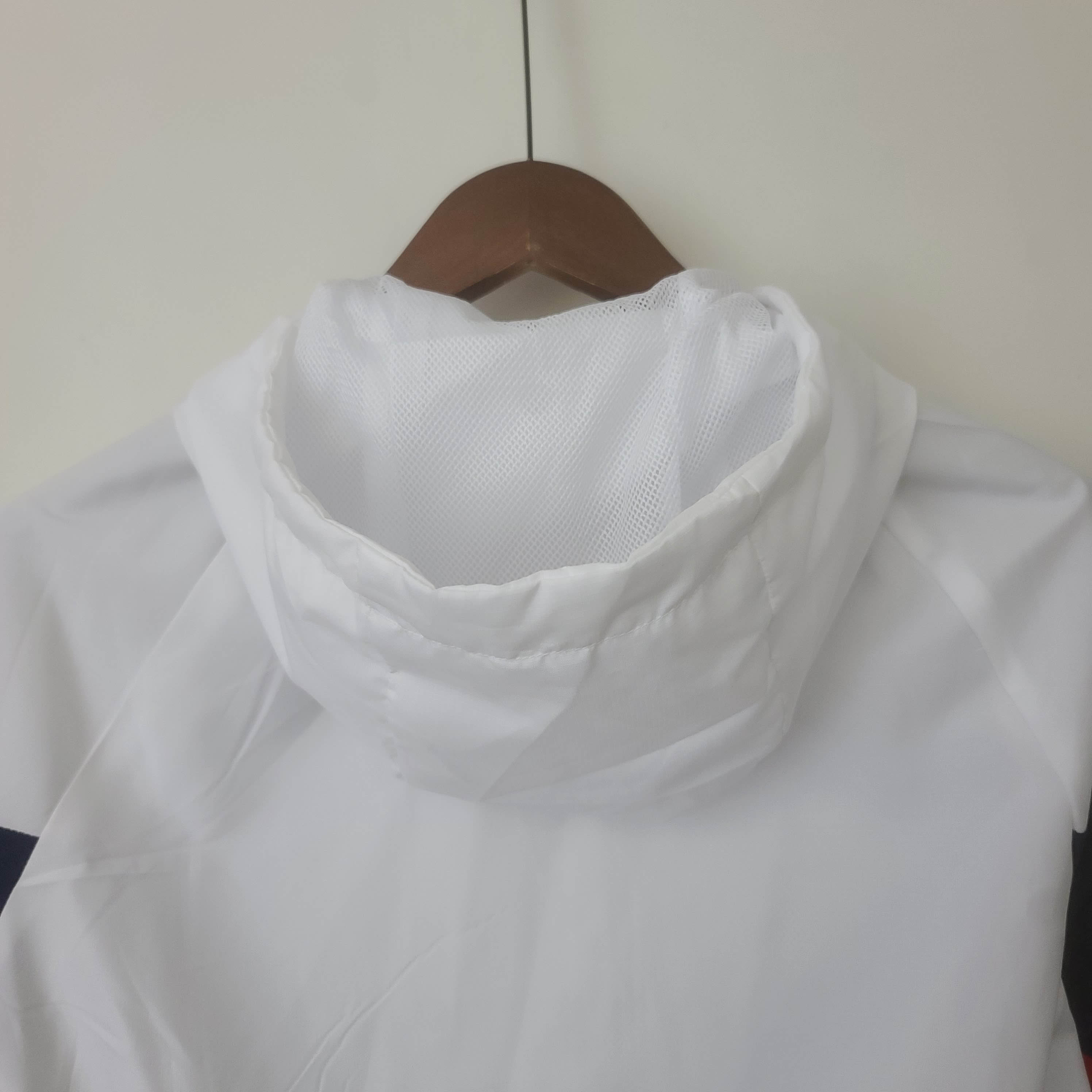 2022 Chelsea Windbreaker White:football jersey mysite: unitedjerseyfootball 邓江浪:football