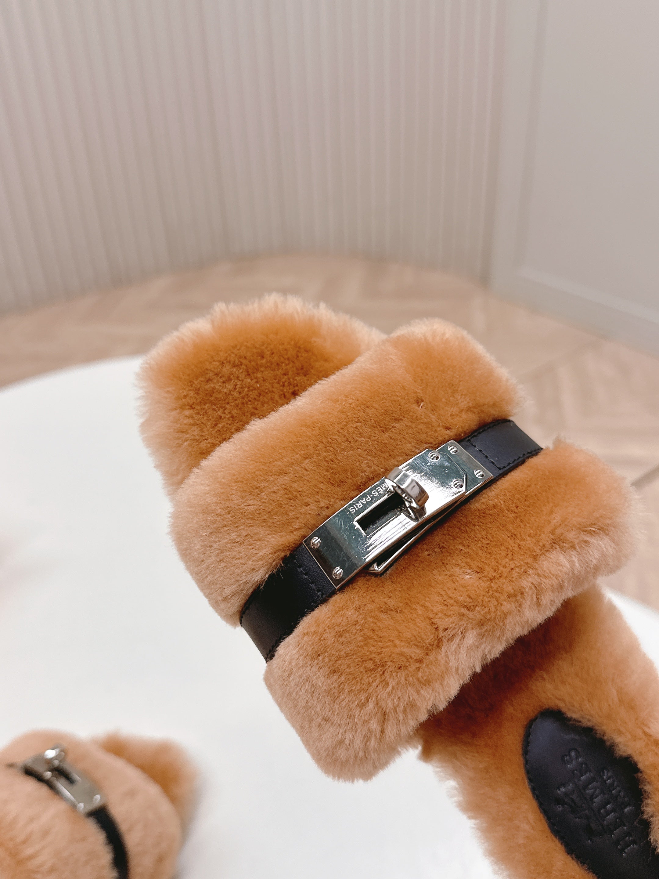 HM 25S ORAN SANDAL IN CLAY ORANGE SHEARLING WITH SILVER HARDWARE、mysite、Cacoeks