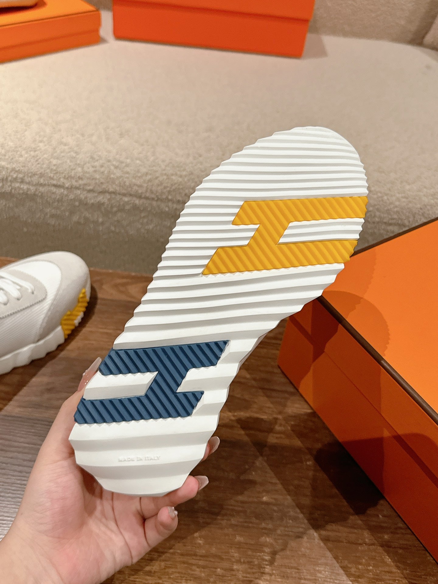 MAINLAND SNEAKER IN PALE GRAY SUEDE AND WHITE BREATHABLE MESH FABRIC 959352、mysite、Cacoeks