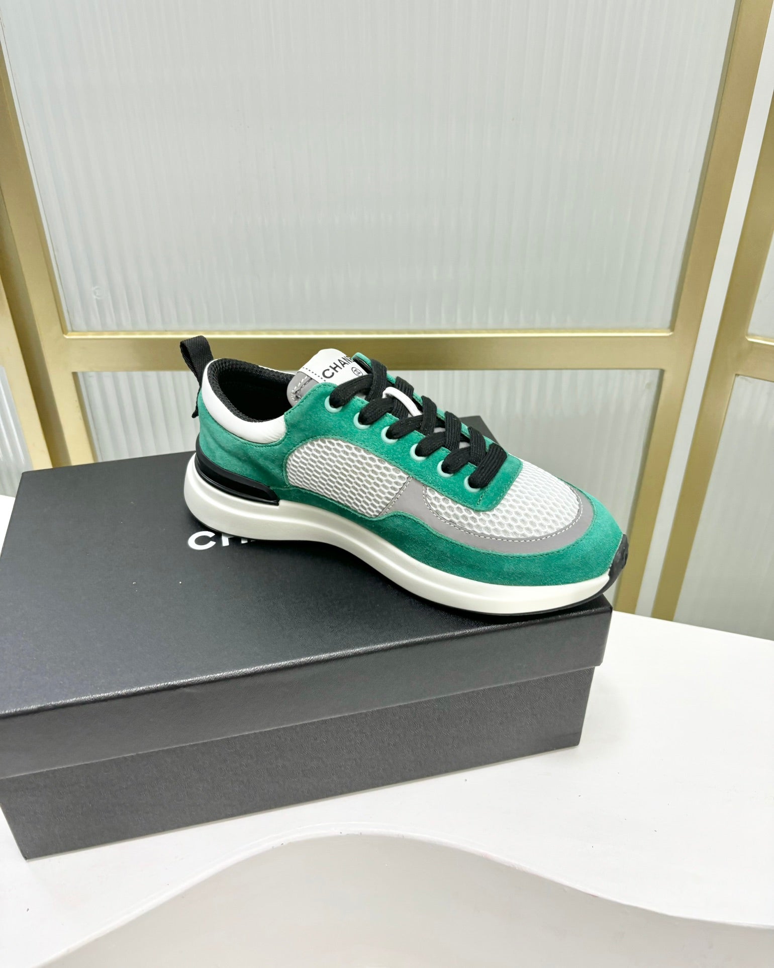 SNEAKER IN JADE GREEN SUEDE AND GREY BREATHABLE MESH、mysite、Cacoeks