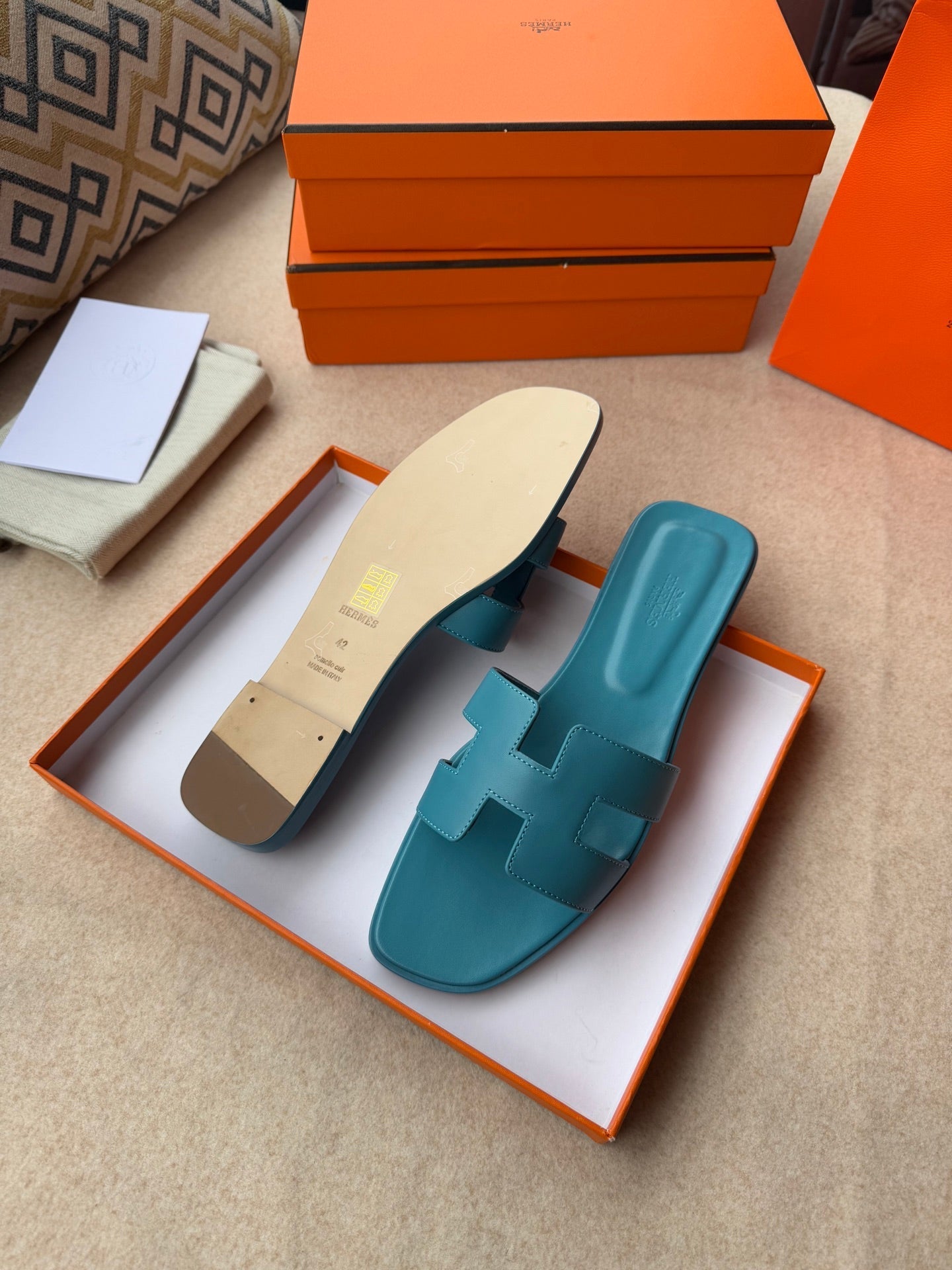 0RAN SANDALS IN SAPPHIRE BLUE CALFSKIN、mysite、Cacoeks