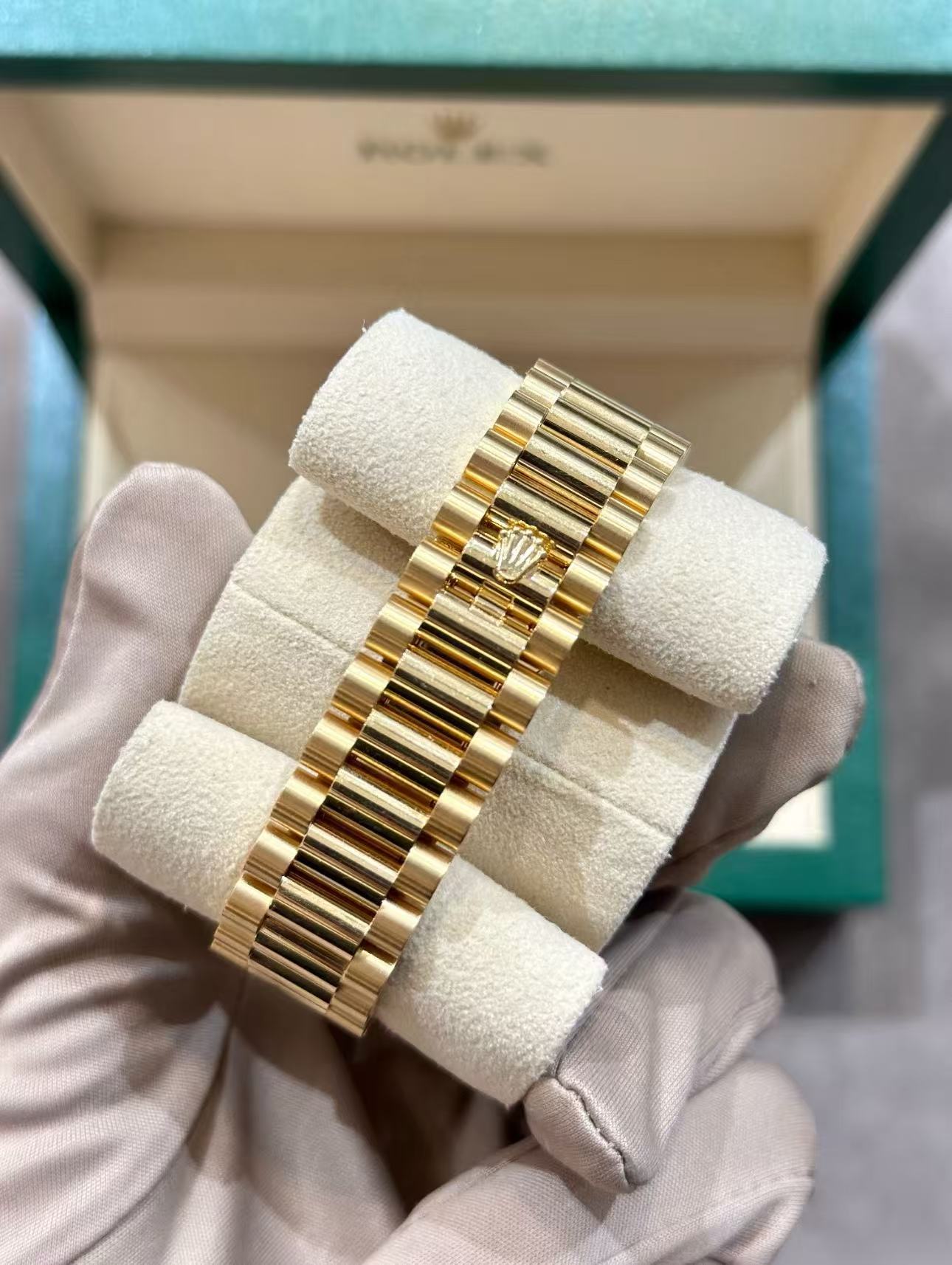 Rolex Day-Date Super Clone Swiss Replica Watch Ref M128238-0069 Smoky Green Dial 3255 Swiss Movement