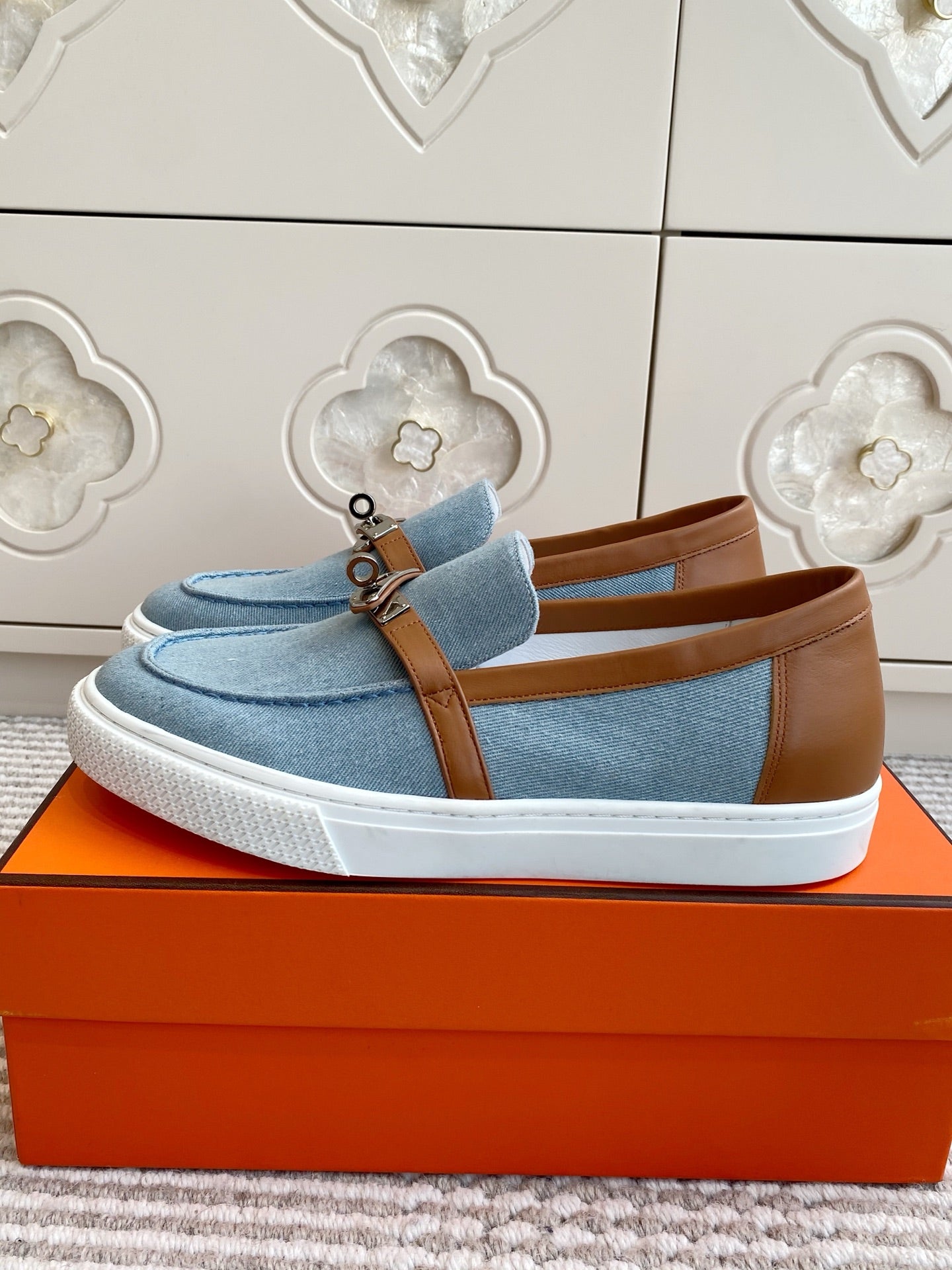 HM 25S SLIP-ON IN SKY BLUE CANVAS AND BROWN LAMBSKIN WITH SILVER HARDWARE、mysite、Cacoeks