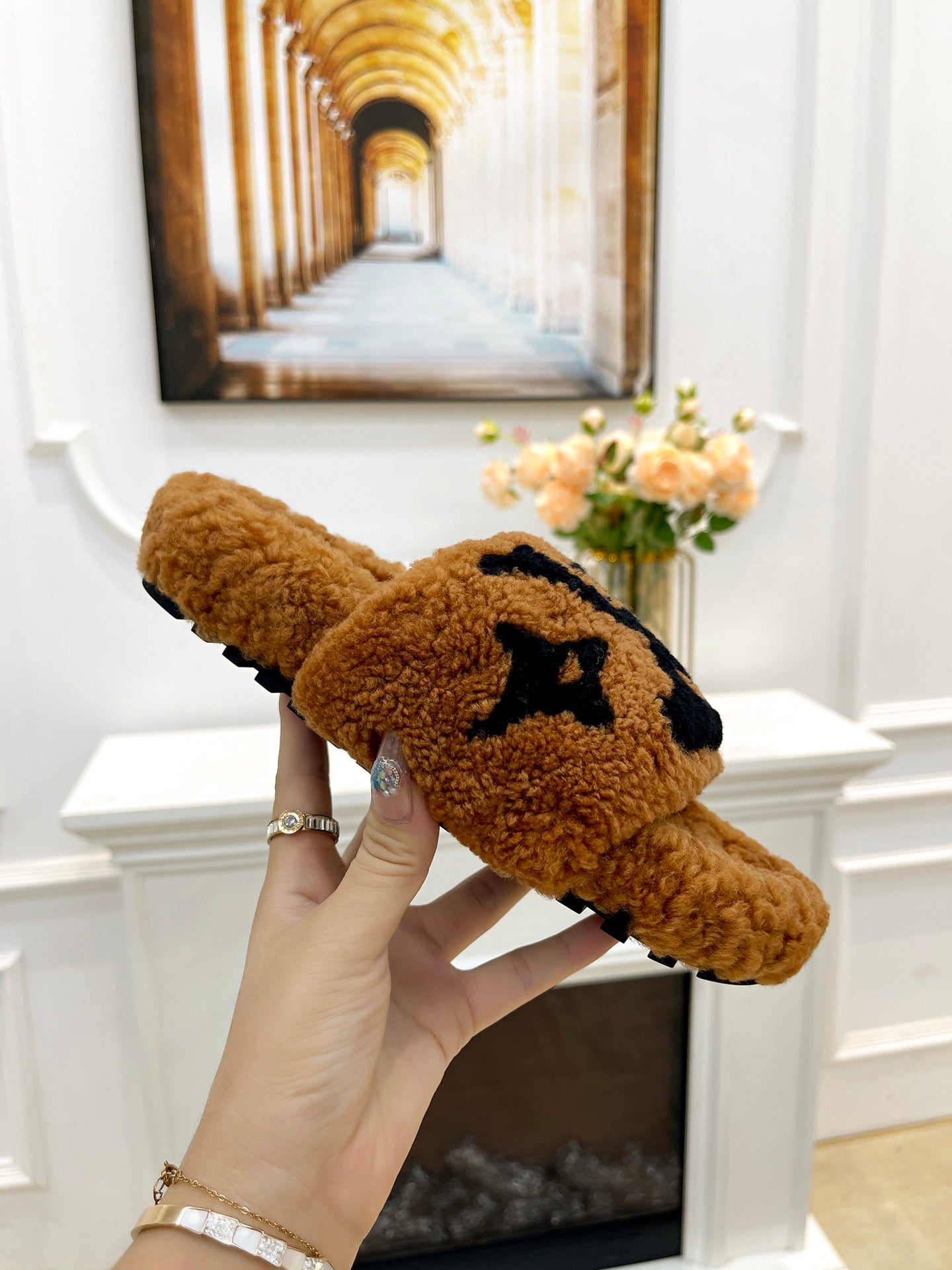 LV FLAT SLIPPER IN GINGERBREAD BROWN MIX BLACK SHEARLING、mysite、Cacoeks