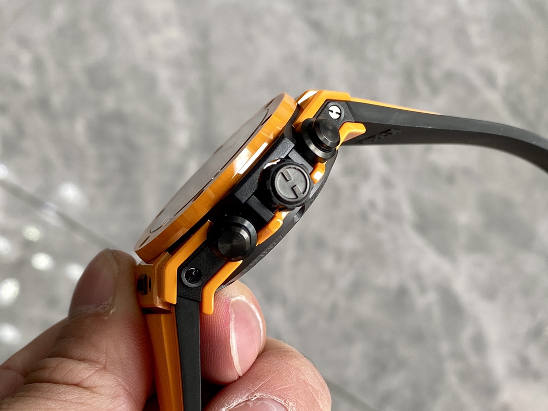 Hublot Big Bang Unico Orange Ceramic 42mm 441.CU.5910.RX-fasswatch