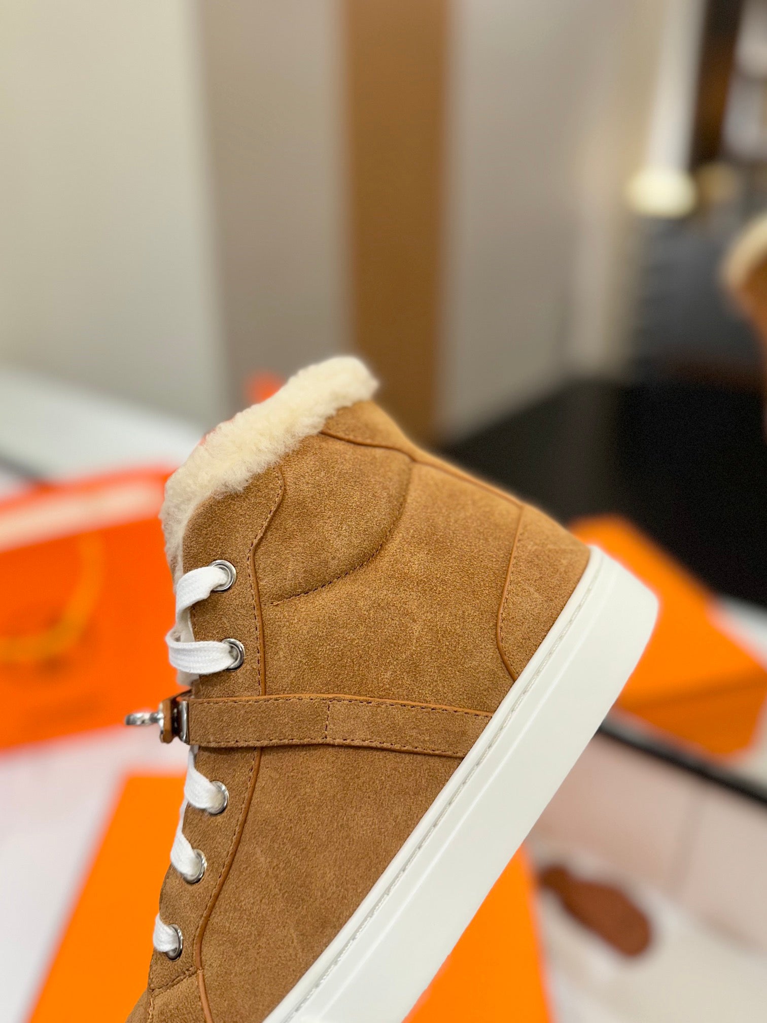 CHEALSEA BOOTS IN BRONZE BROWN SUEDE AND FLEECE LINING、mysite、Cacoeks