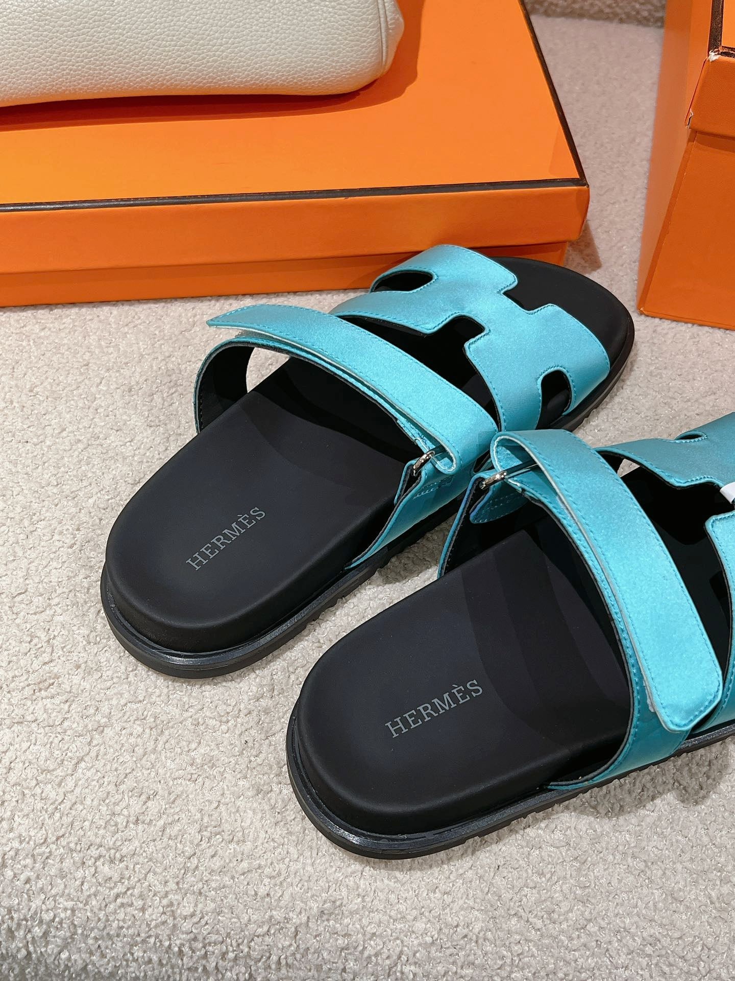 CHYPRE SANDAL BLACK MIX SKY CALFSKIN、mysite、Cacoeks