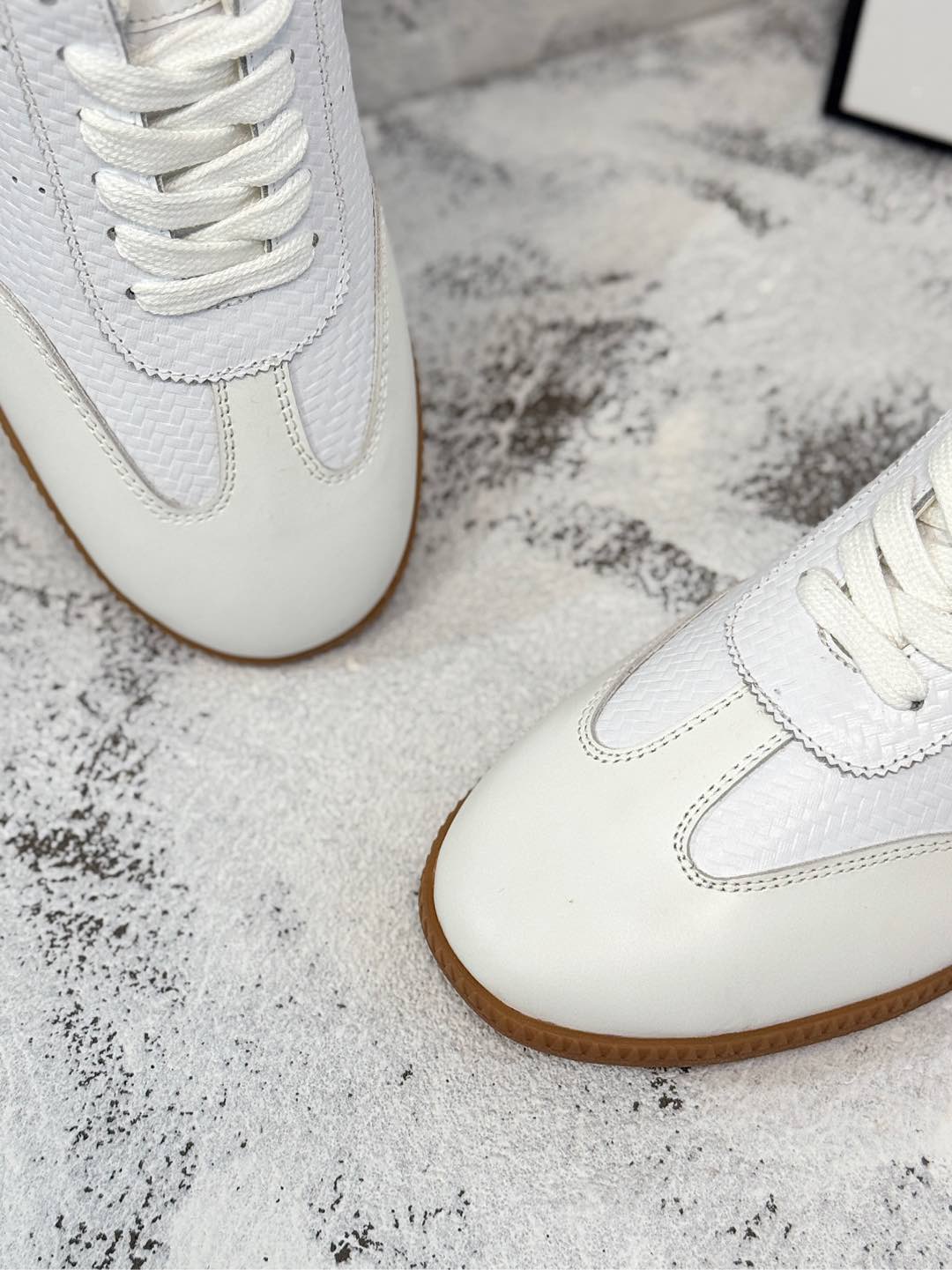RETRO SNEAKERS IN WHITE LAMBSKIN WITH KNITTED PATTERN、mysite、Cacoeks