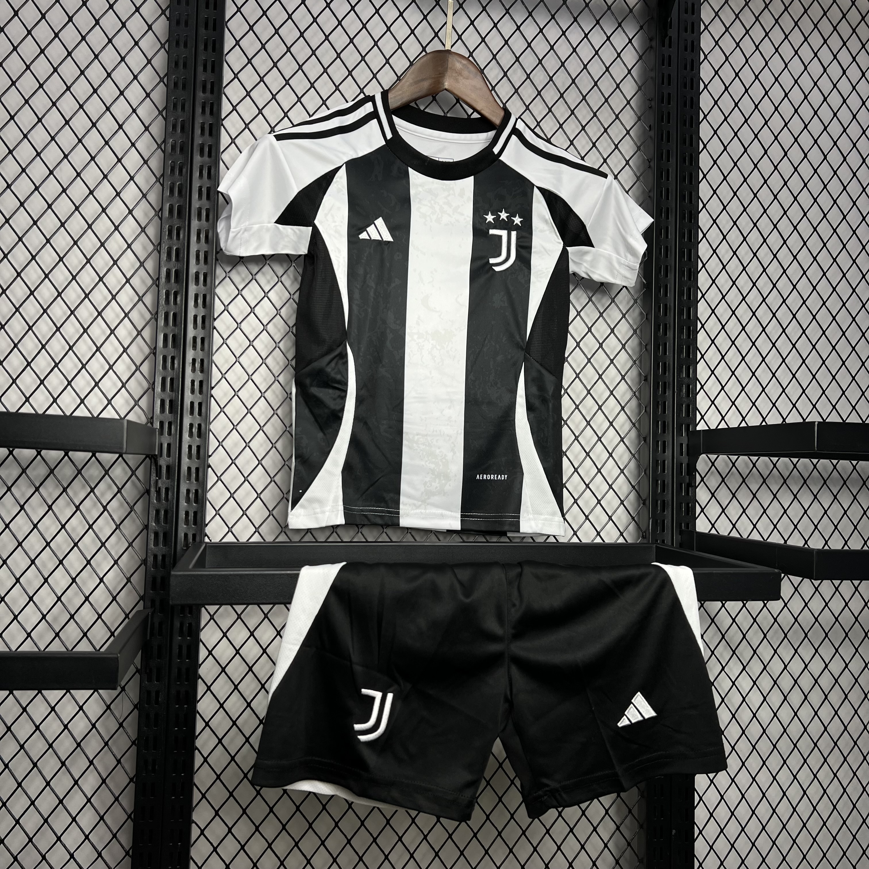 JerseysGala.com | Juventus 24-25 Home Stadium Kids Kit -Customize Name, Number and Patch | Worldwide Shipping