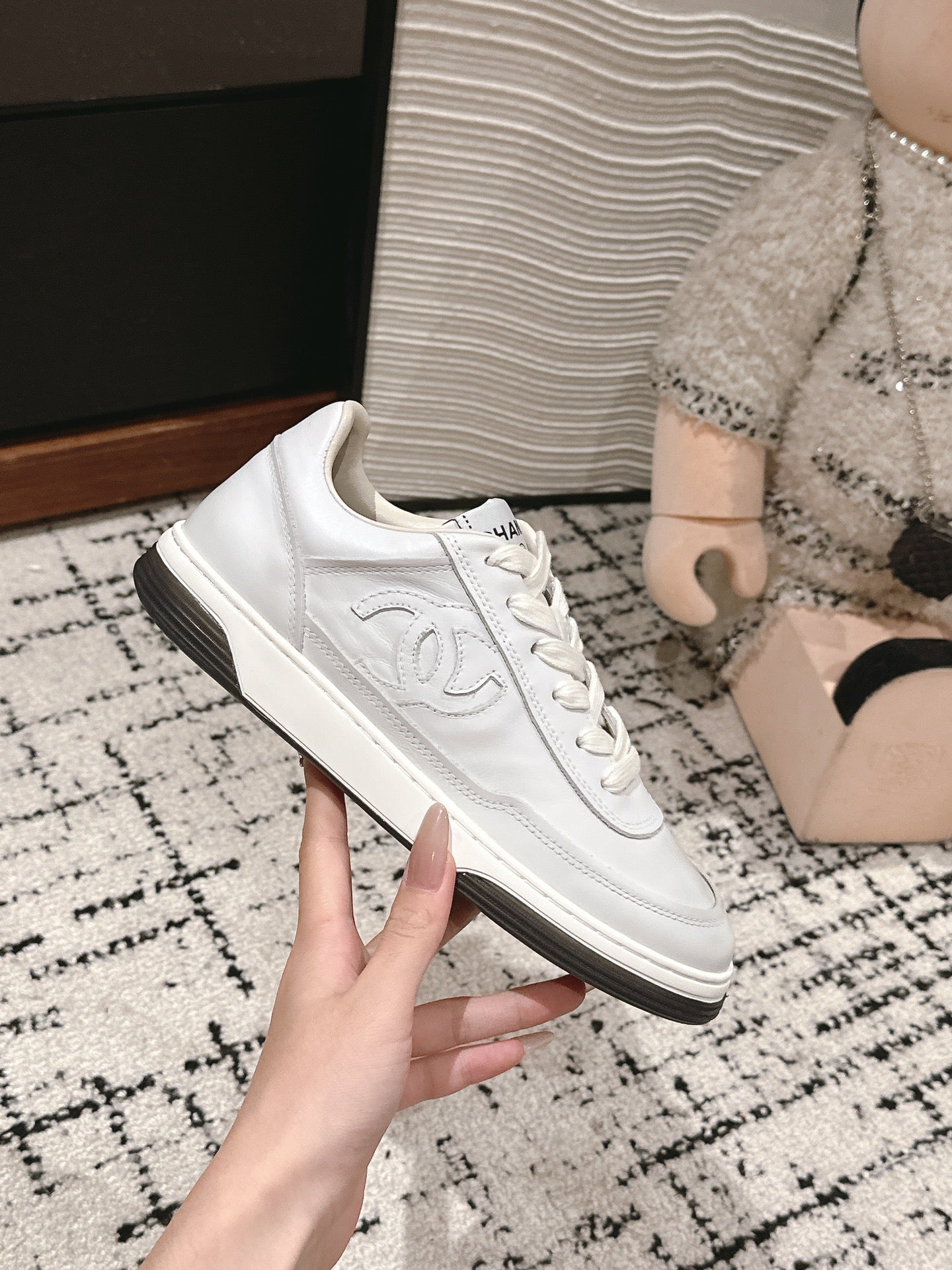 SNEAKER IN WHITE HAND-POLISHED CALFSKIN 977831、mysite、Cacoeks