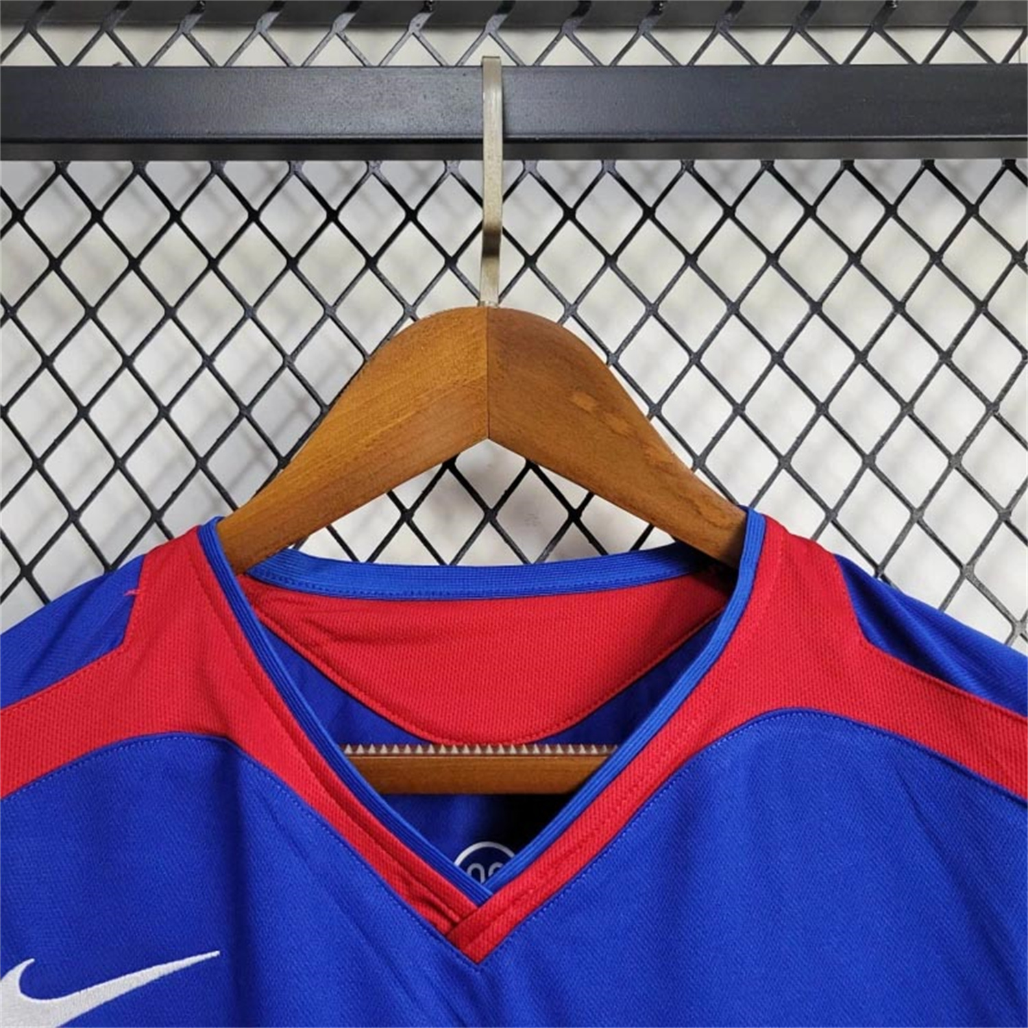 GlobeJersey-Retro Manchester United 05-06 Away Jersey