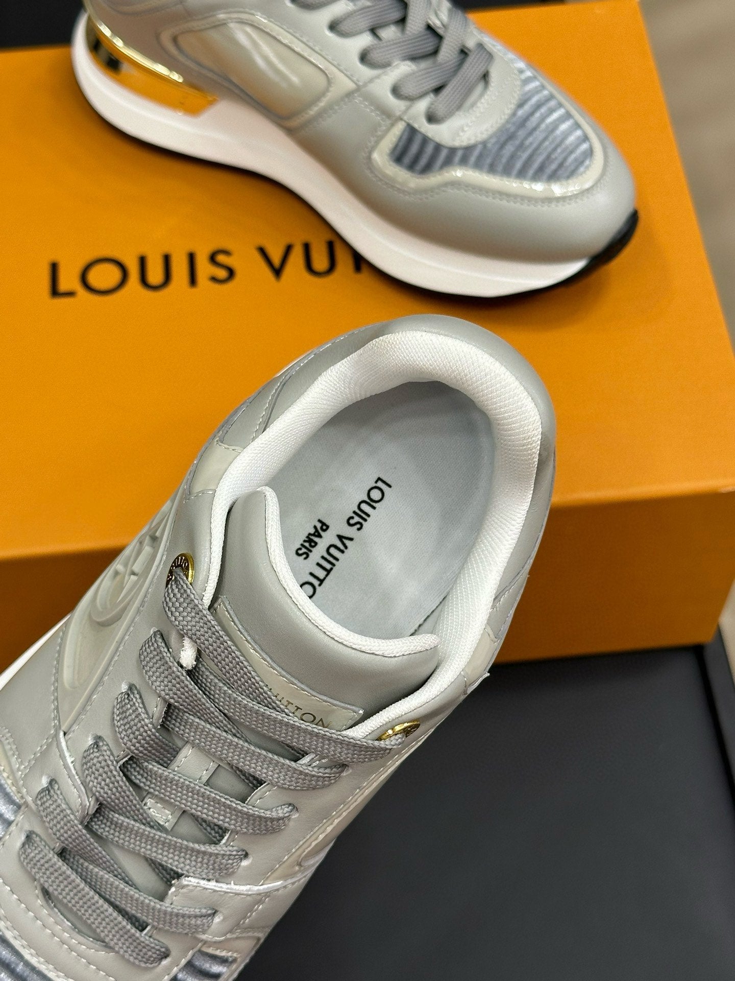 LV NEO RUN AWAY SNEAKER IN DOLPHIN GRAY CALFSKIN、mysite、Cacoeks