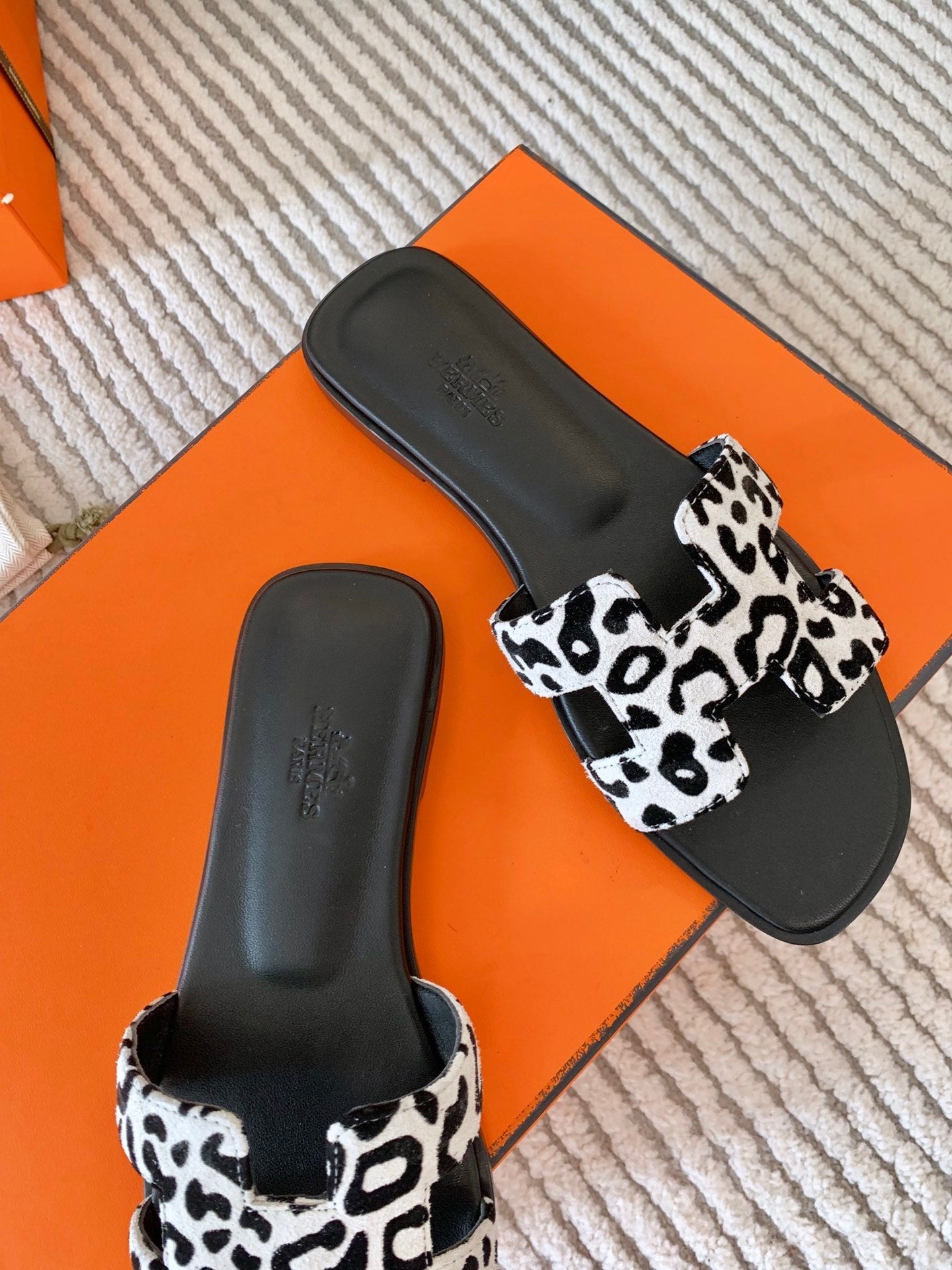 0RAN SANDAL IN BLACK MIX WHITE SUEDE、mysite、Cacoeks