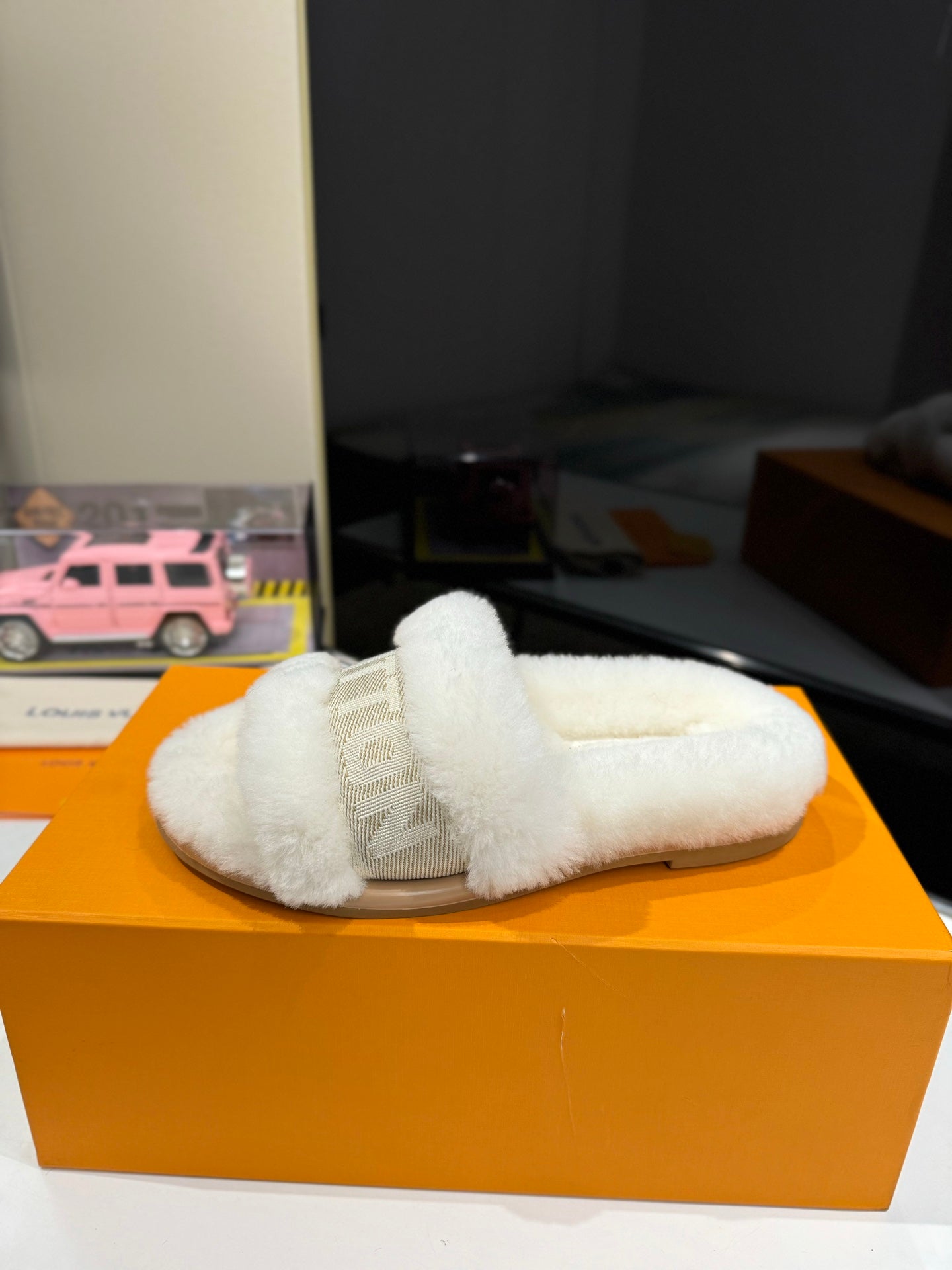 FURRY SLIPPER IN WHITE SHEARLING、mysite、Cacoeks