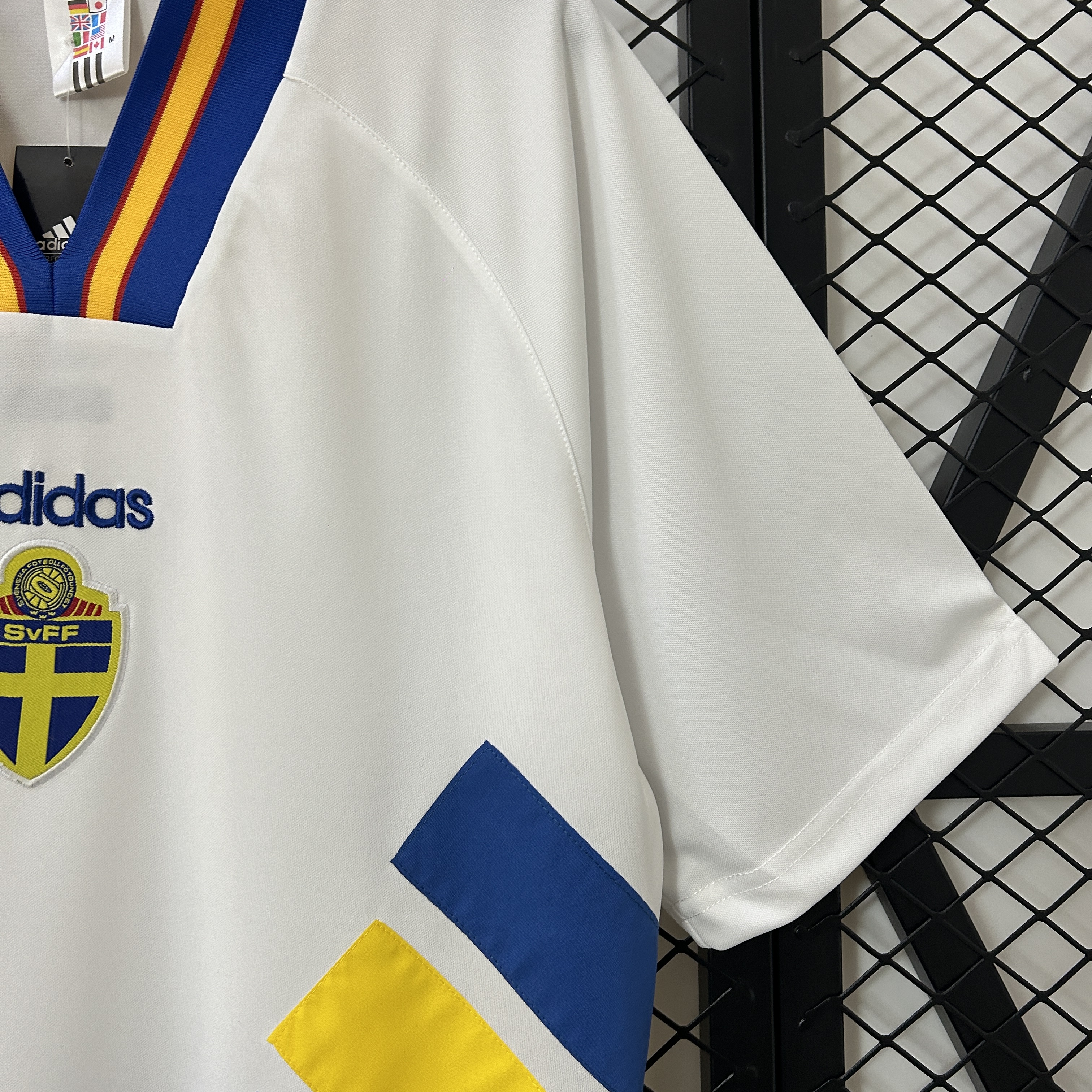 GlobeJersey-Retro Sweden 1994 Away Jersey
