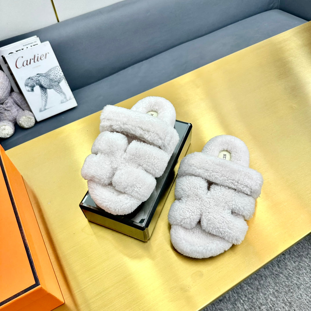 CHYPRE SANDAL IN WHITE SHEARLING、mysite、Cacoeks