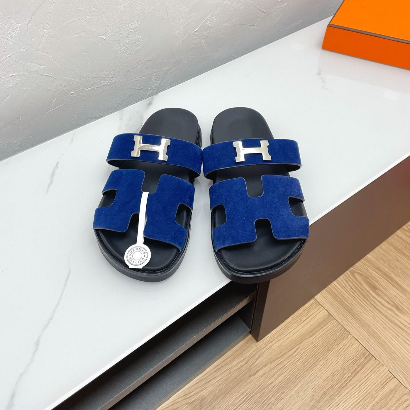 CHYPRE SANDAL AZURE SUEDE WITH H BUCKLE、mysite、Cacoeks