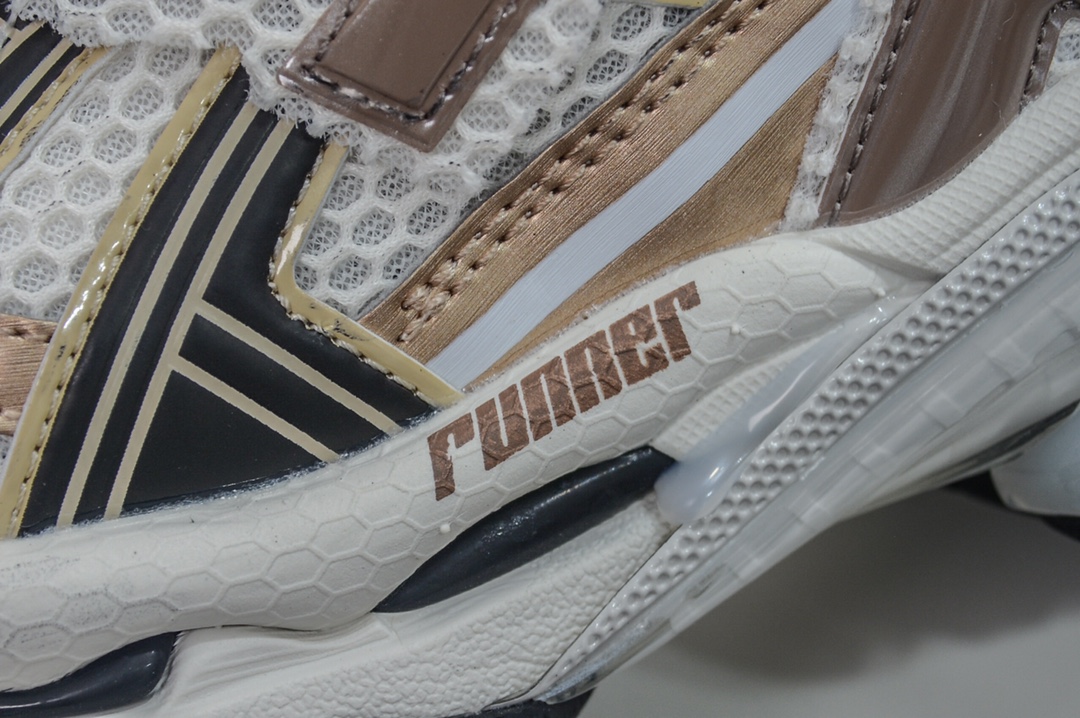Balenciaga Runner Trainer in Beige Black White、mysite、Cacoeks