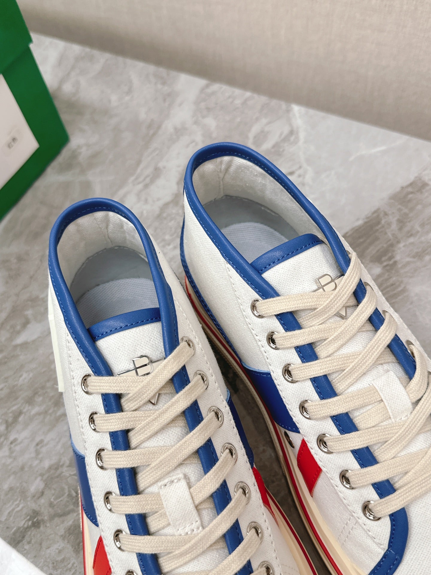 ELIOT SNEAKER IN WHITE CANVAS WITH NAVY BLUE CALFSKIN、mysite、Cacoeks
