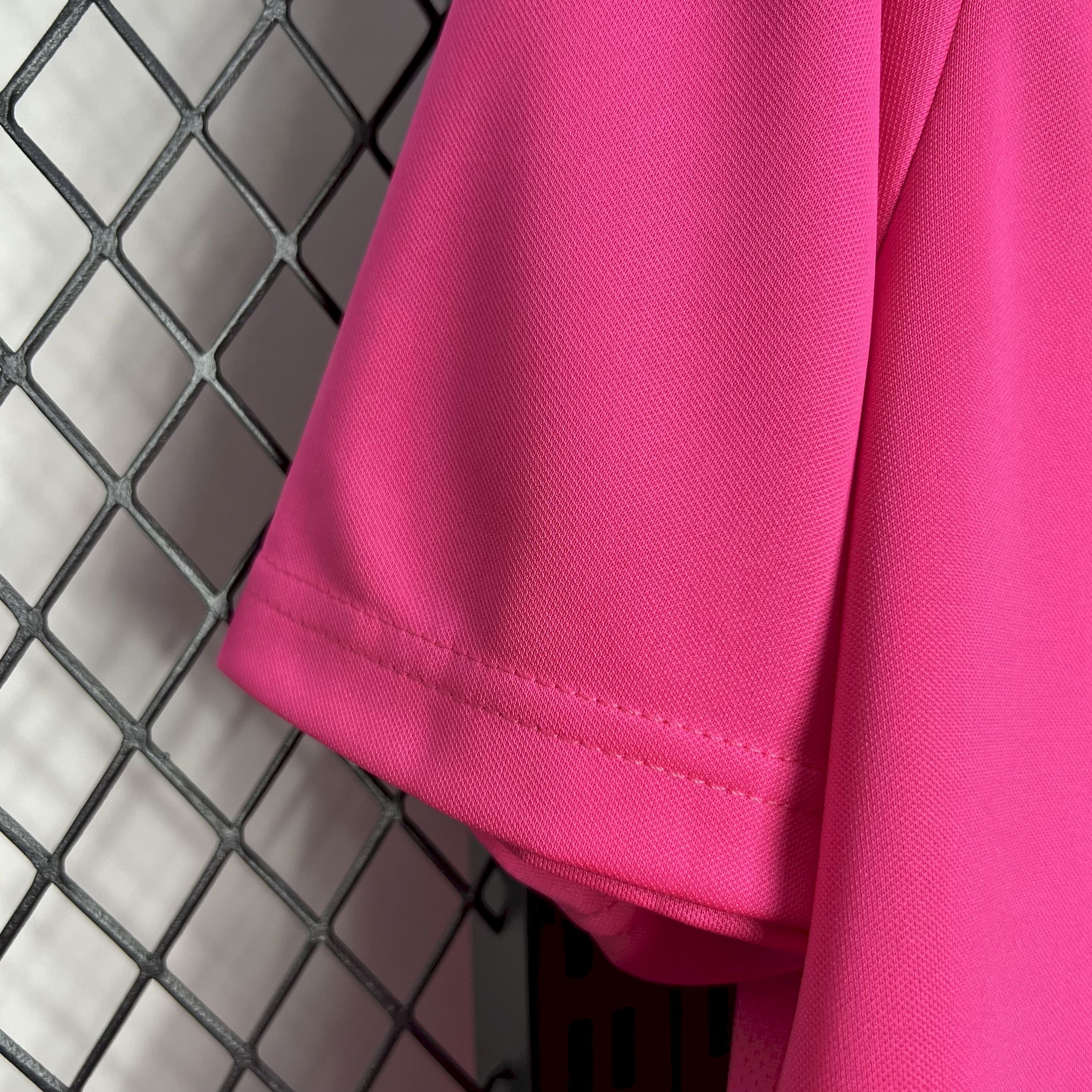 Higojerseys-Sporting CP Portugal 24-25 Pink October Jersey - Fans Version