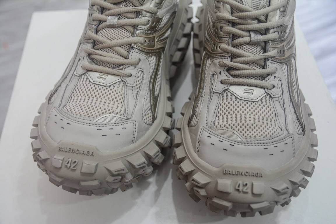 Balenciaga Defender in Beige、mysite、Cacoeks