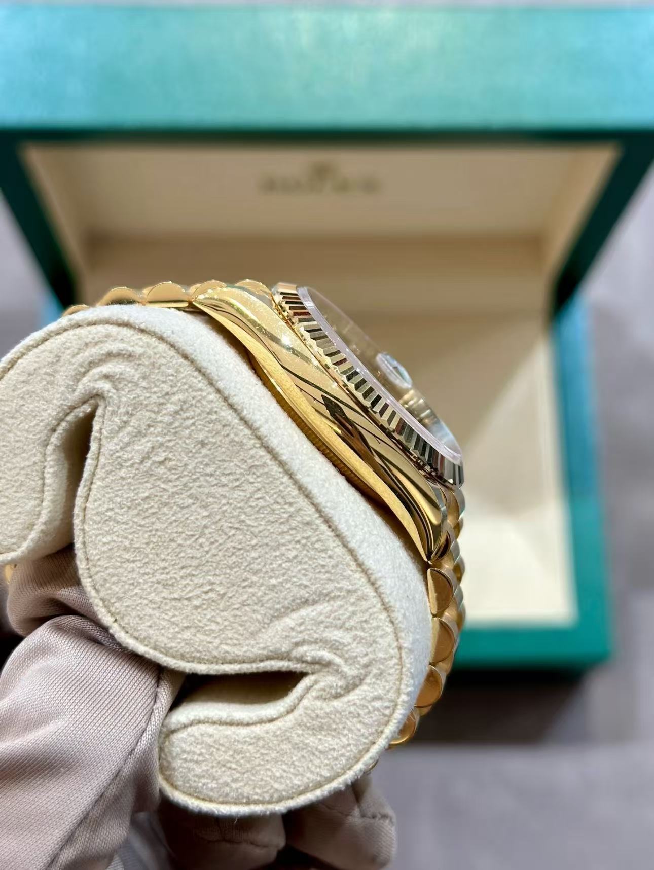 Rolex Day-Date Super Clone Swiss Replica Watch Ref M128238-0069 Smoky Green Dial 3255 Swiss Movement