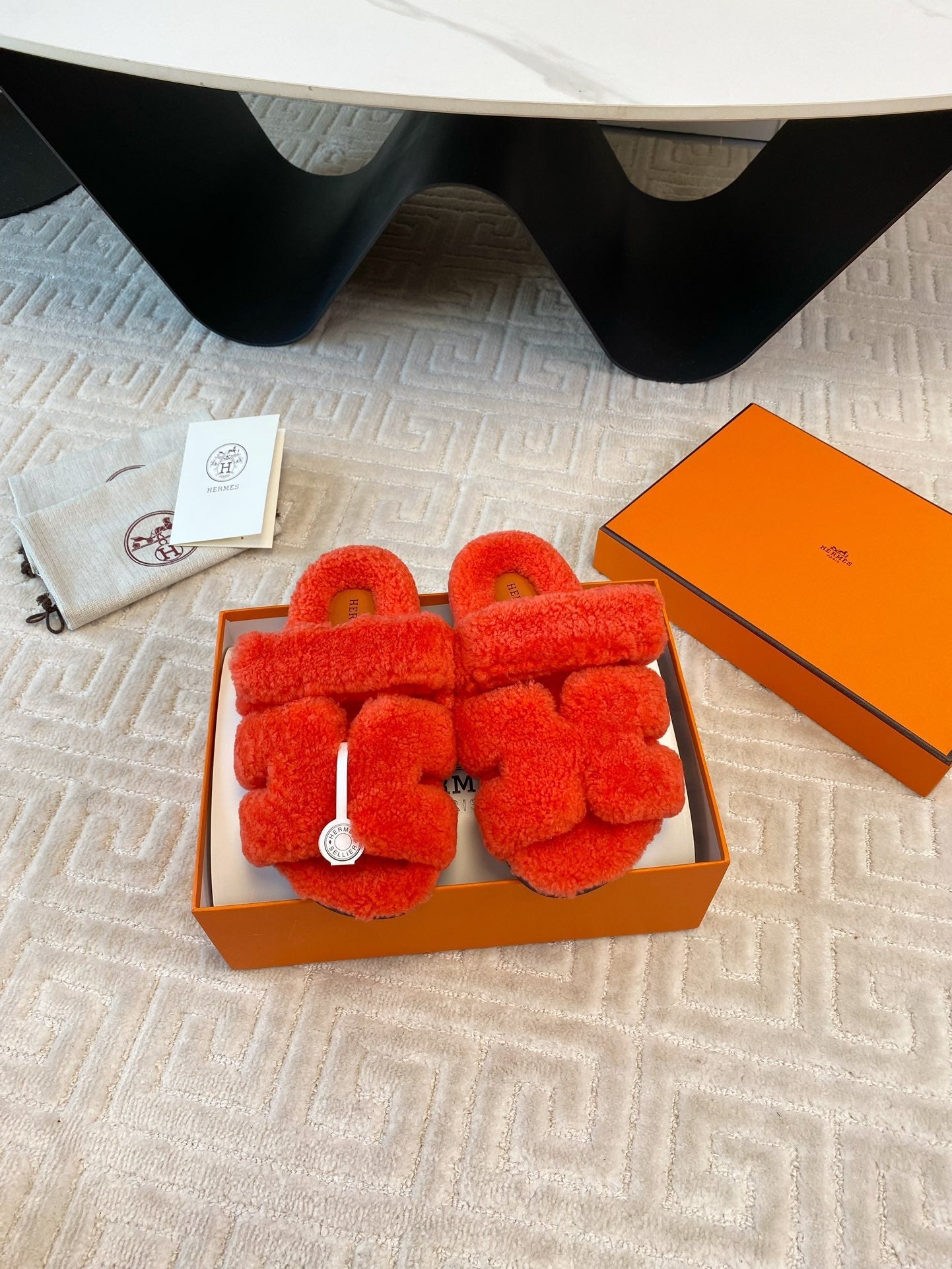 CHYPRE SANDAL IN LIGHT ORANGE SHEARLING、mysite、Cacoeks