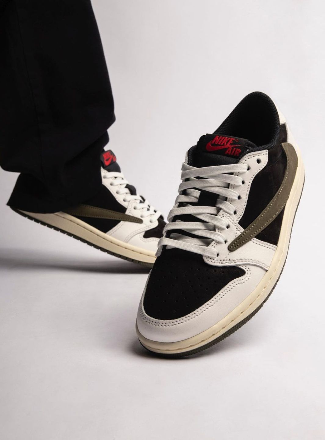 Air Jordan 1 Retro Low OG SP Travis Scott Olive、JORDAN、Cacoeks